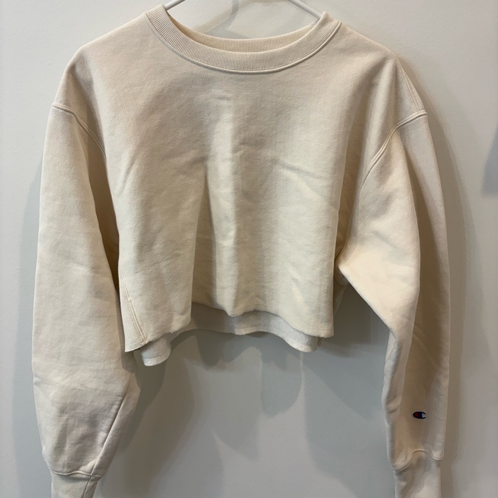 Champion Women's Off-White Cropped Sweatshirt